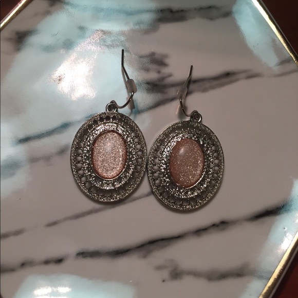 Earrings - Picture 2 of 3